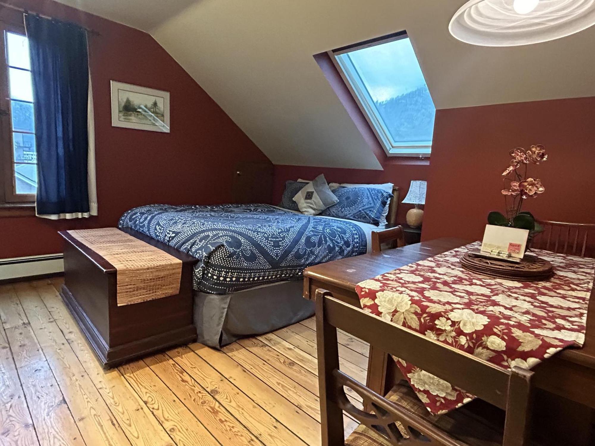 Wheelchair Accessible 2 Bedroom Downtown Suite Urban Comfort- Pet-Friendly, Νέλσον Εξωτερικό φωτογραφία